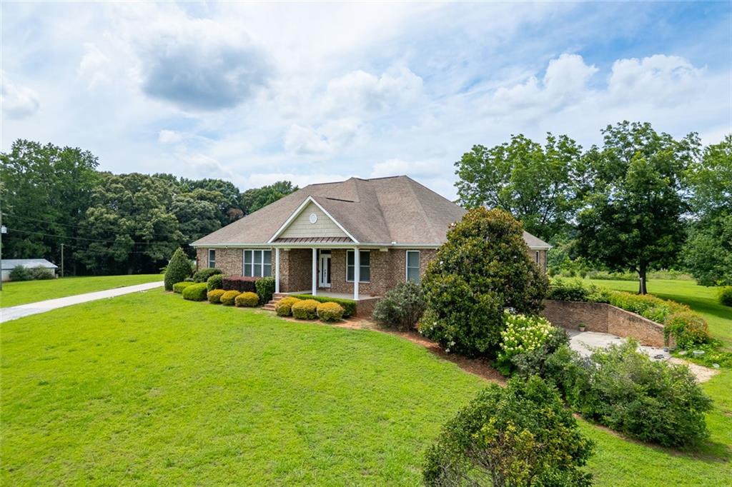 563 Martin Road Property Photo 2