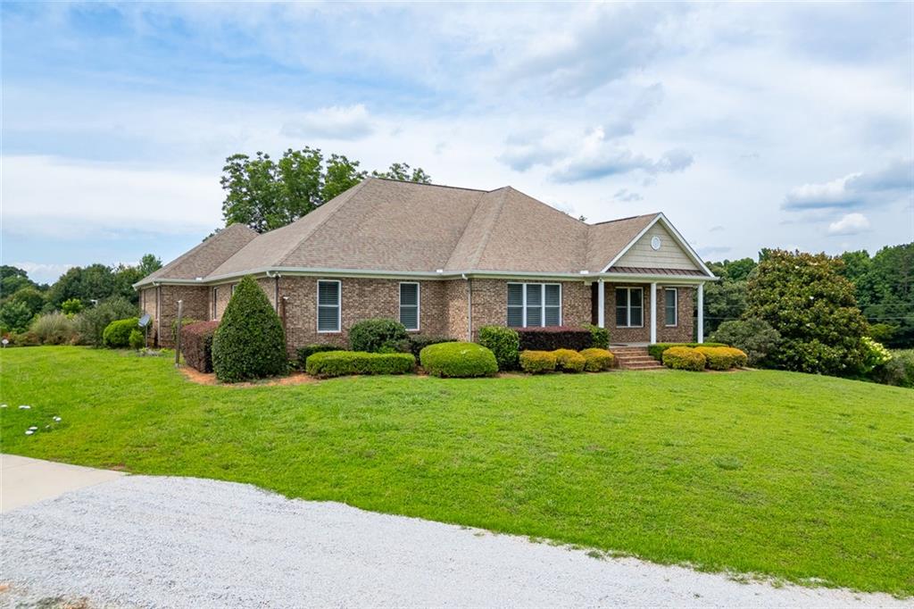 563 Martin Road Property Photo 3