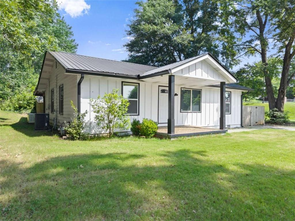 5702 Church Street Property Photo 5