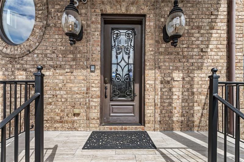 629 Boulevard Ne Property Photo 2