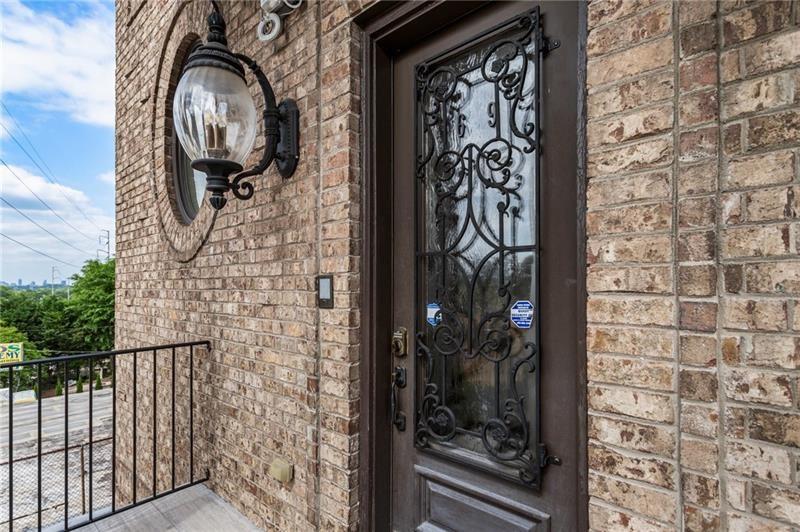 629 Boulevard Ne Property Photo 7
