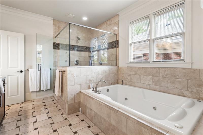 629 Boulevard Ne Property Photo 42