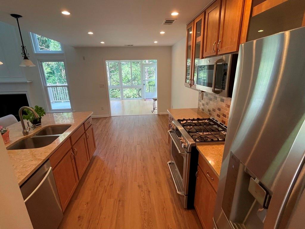 13580 Weycroft Circle Property Photo 3