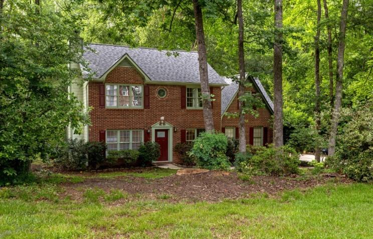 140 Windsor Drive Property Photo 1