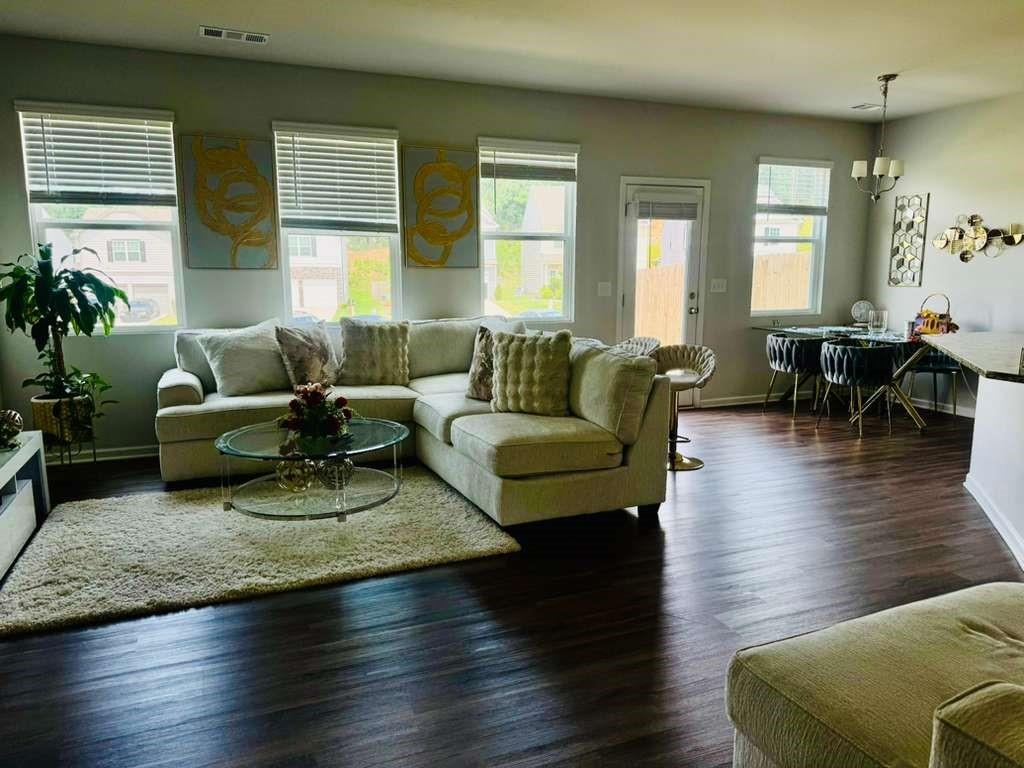 4895 Hillstone Drive Property Photo 4