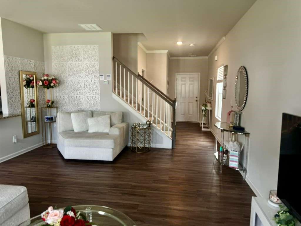 4895 Hillstone Drive Property Photo 8