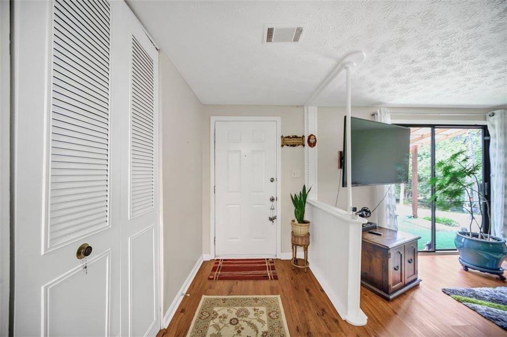 3184 Newcastle Way Property Photo 6