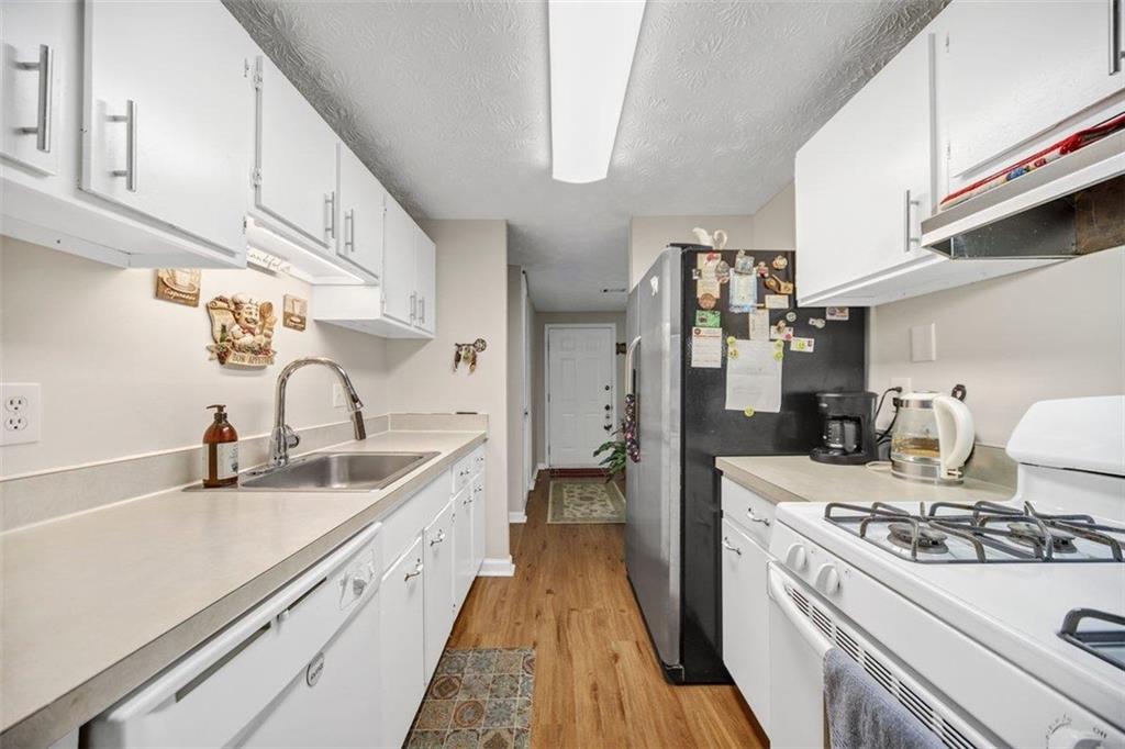 3184 Newcastle Way Property Photo 8