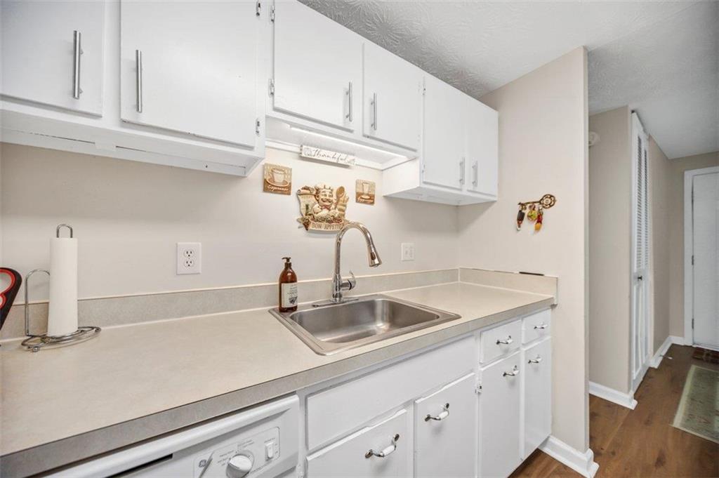 3184 Newcastle Way Property Photo 10