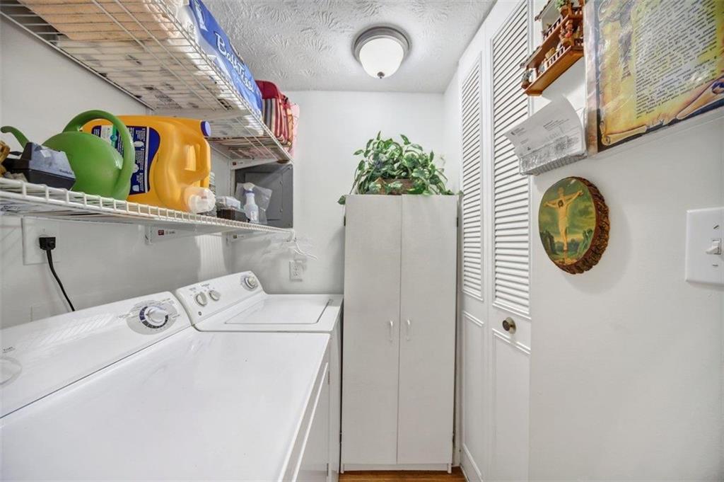 3184 Newcastle Way Property Photo 11