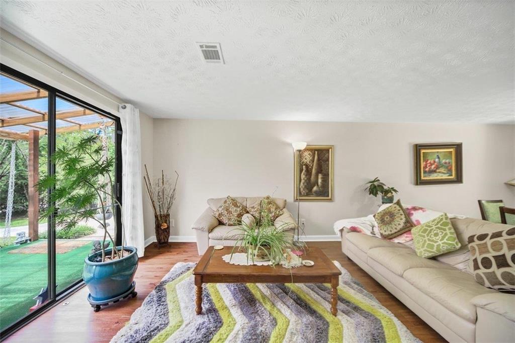 3184 Newcastle Way Property Photo 21