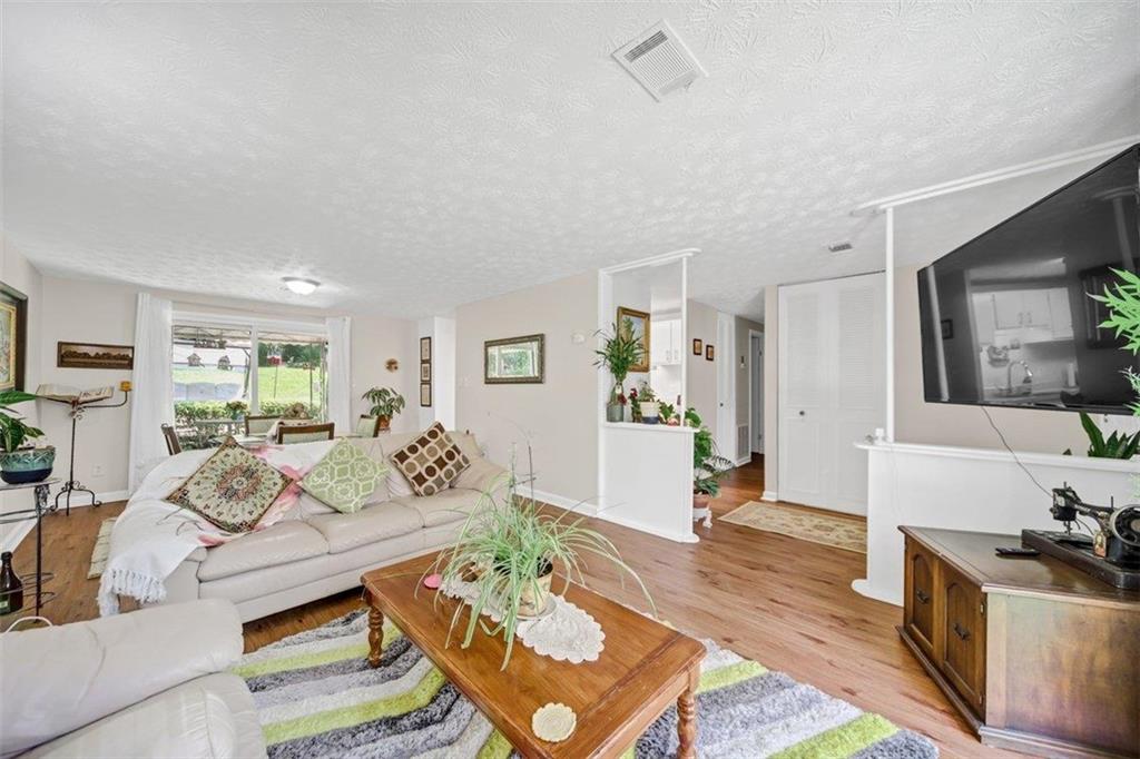 3184 Newcastle Way Property Photo 24
