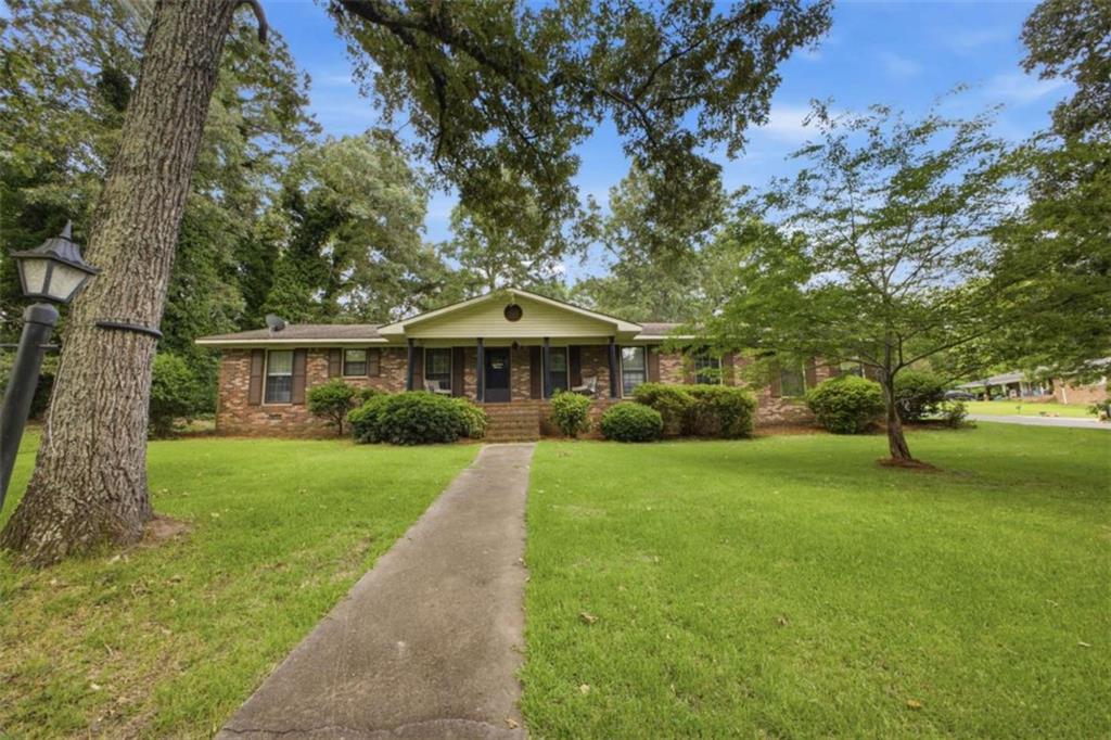 300 Ridgewood Road Property Photo 1