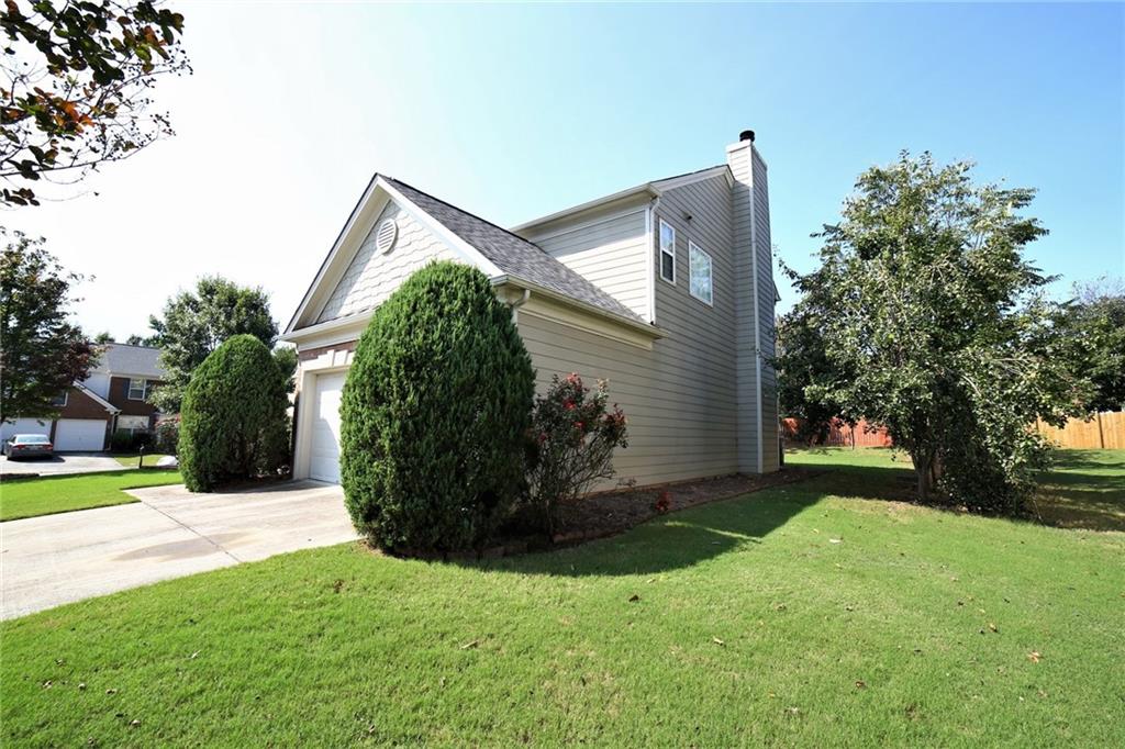 8305 Grenadier Trail Property Photo 4