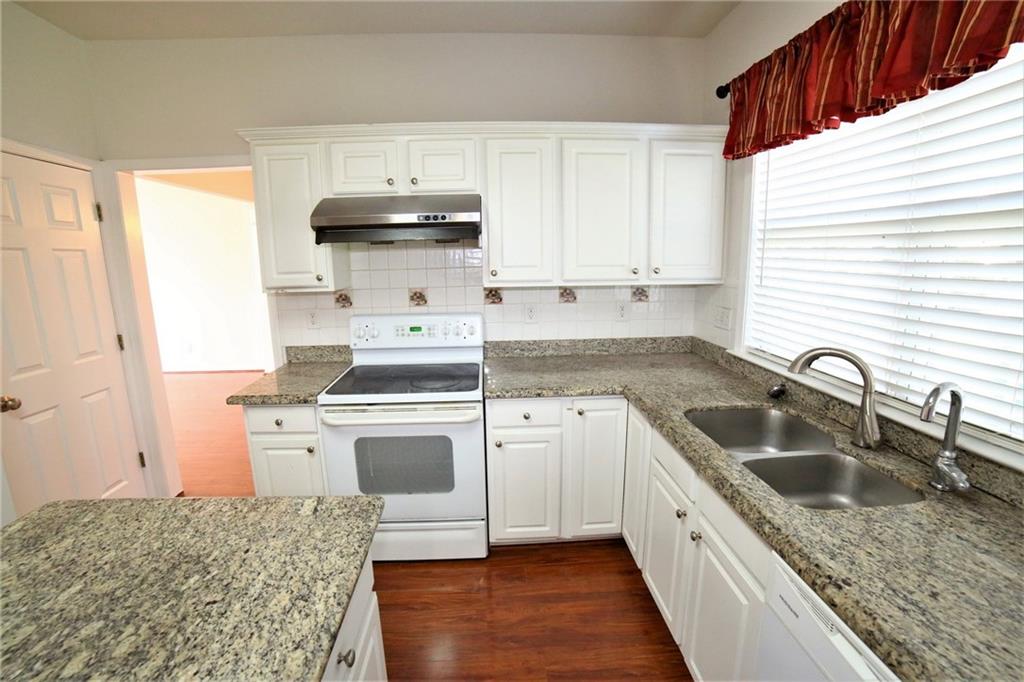8305 Grenadier Trail Property Photo 10