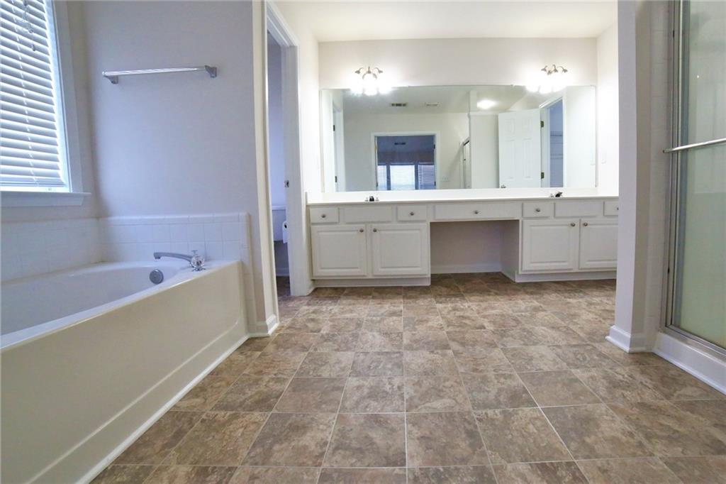 8305 Grenadier Trail Property Photo 22