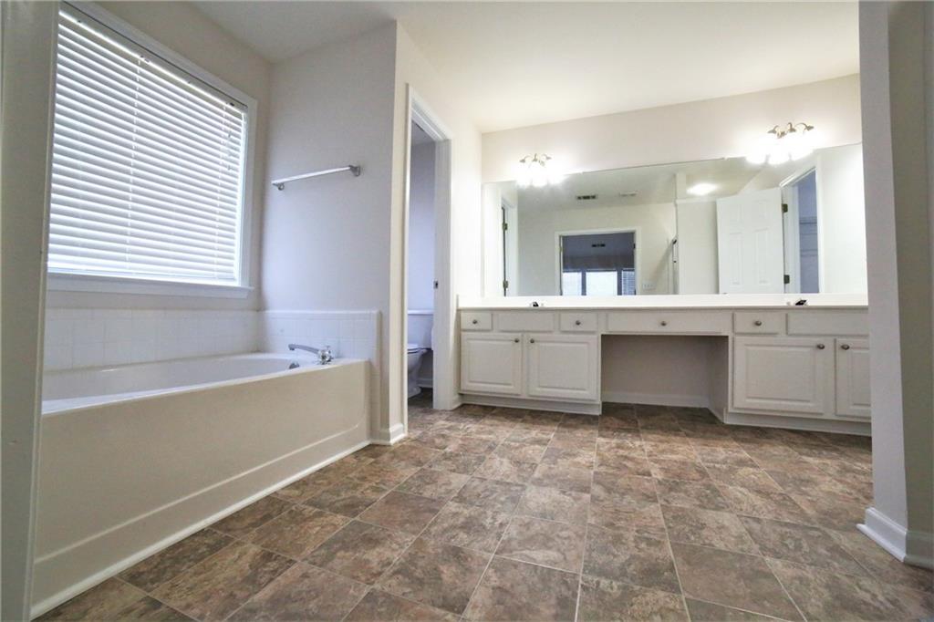 8305 Grenadier Trail Property Photo 24