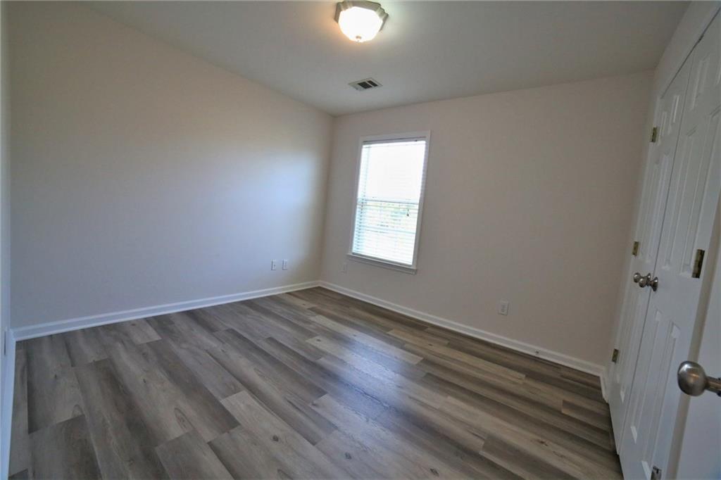 8305 Grenadier Trail Property Photo 28