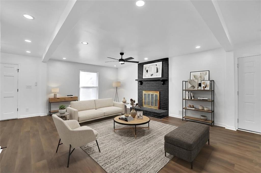 4247 Bingham Court Property Photo 4
