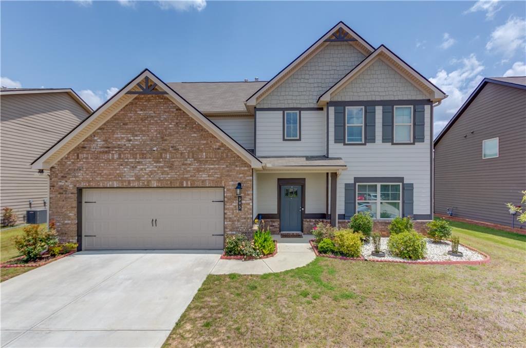 305 Eleanora Crossing