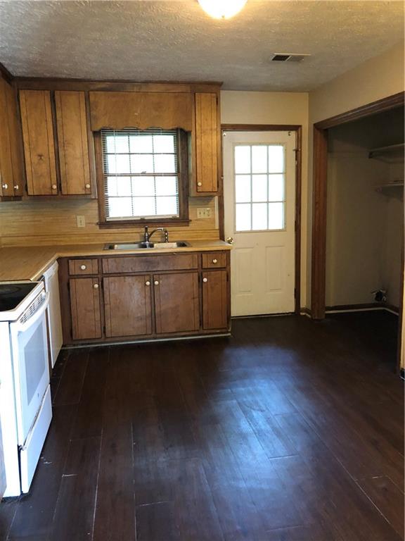 7798381 Property Photo 3