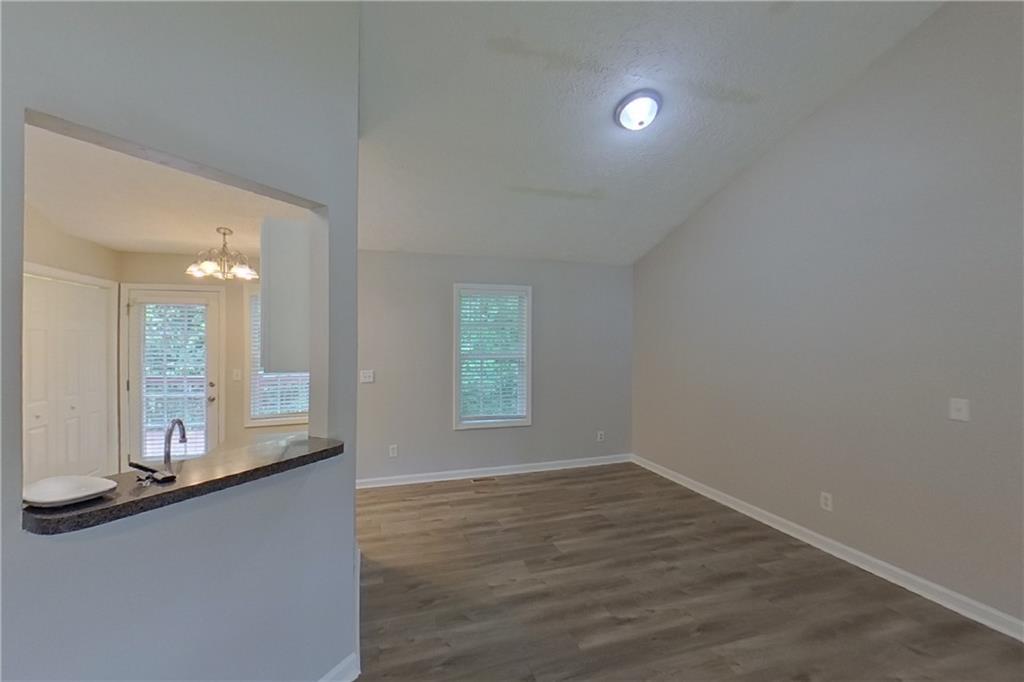 7798389 Property Photo 4