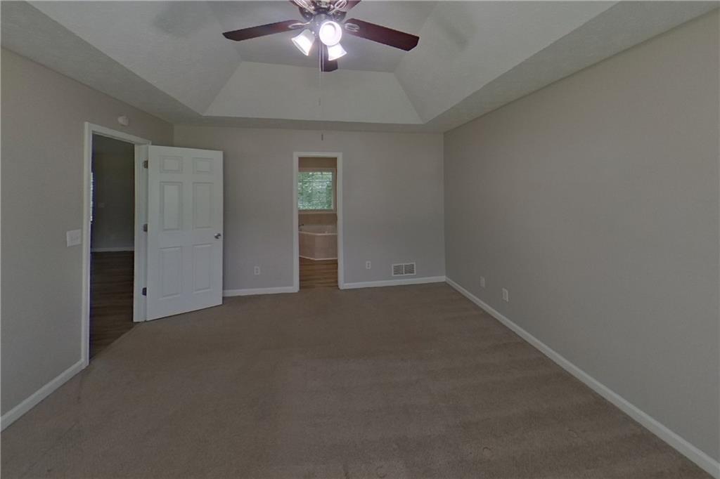 7798389 Property Photo 8