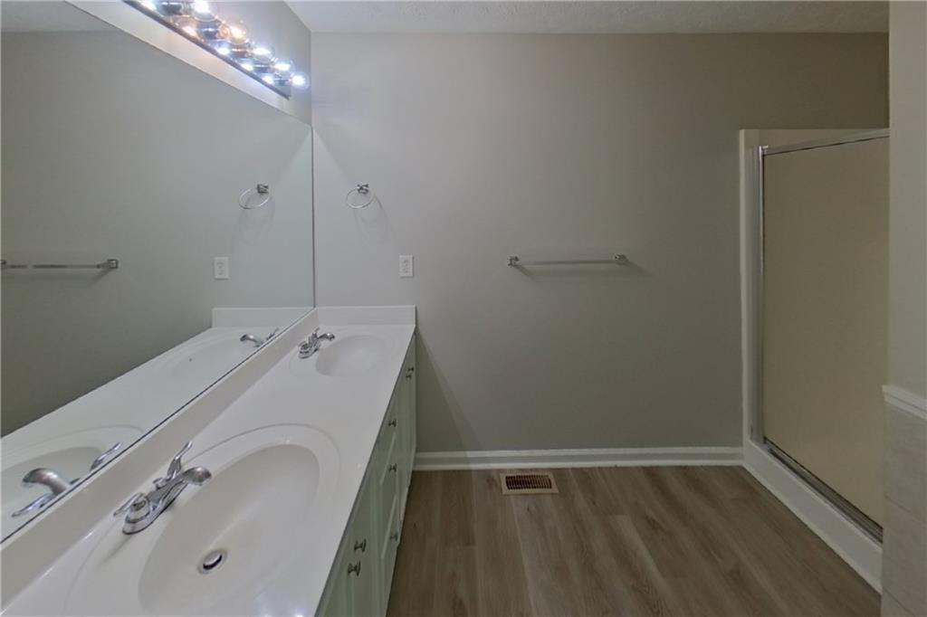 7798389 Property Photo 9