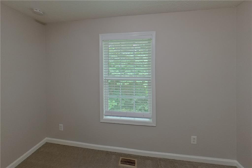 7798389 Property Photo 12