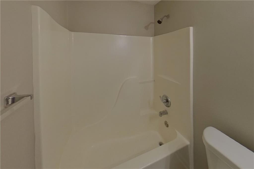 7798389 Property Photo 14