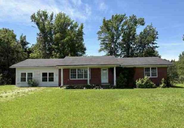 1190 Asphalt Rock Rd Property Photo 1