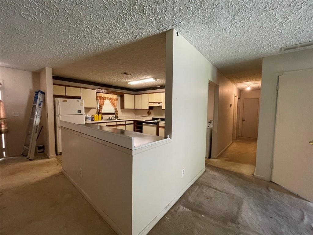 2177 Jonathan Avenue Property Photo 3