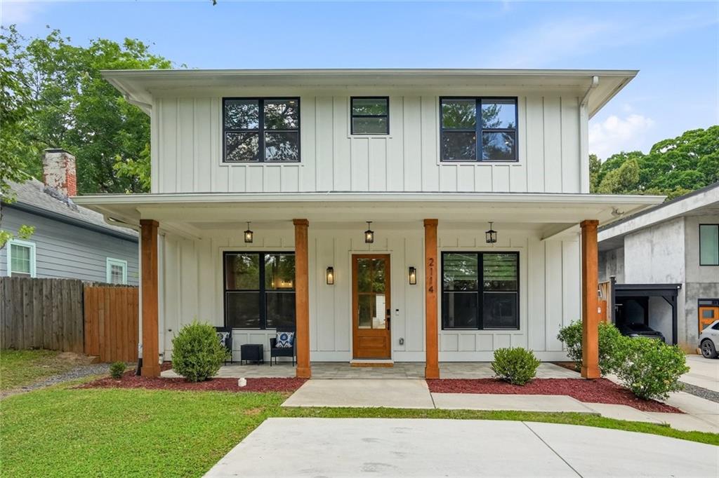 2114 Memorial Drive Se Property Photo 1