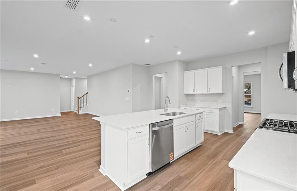 204 Henry Place Nw Property Photo 5
