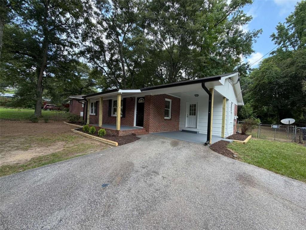 135 Martha Street Property Photo 3