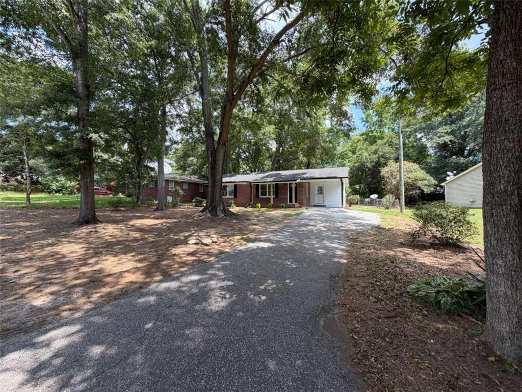 135 Martha Street Property Photo 4