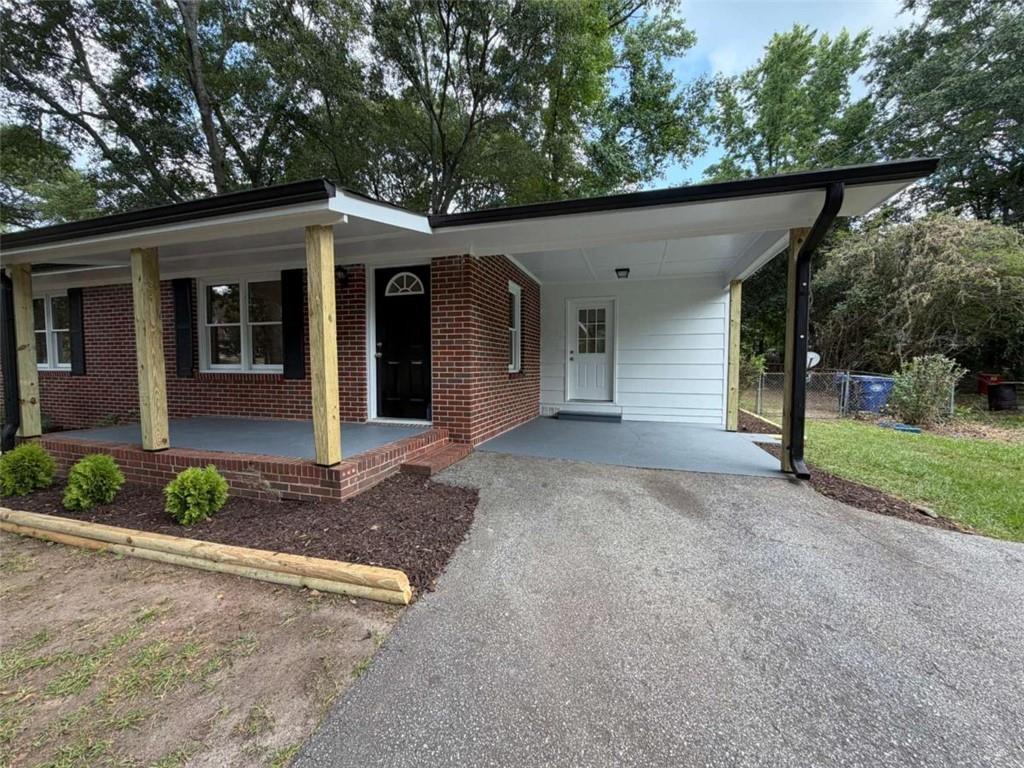 135 Martha Street Property Photo 5