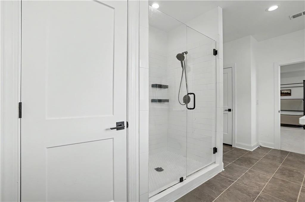 2812 Girard Lane Property Photo 15