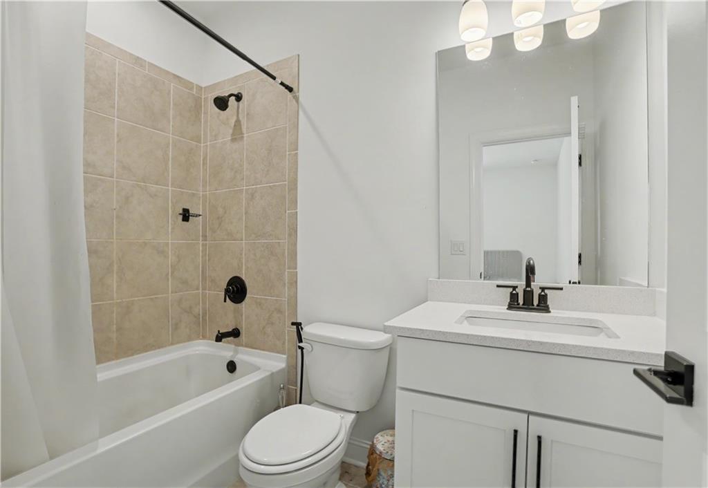 2812 Girard Lane Property Photo 18