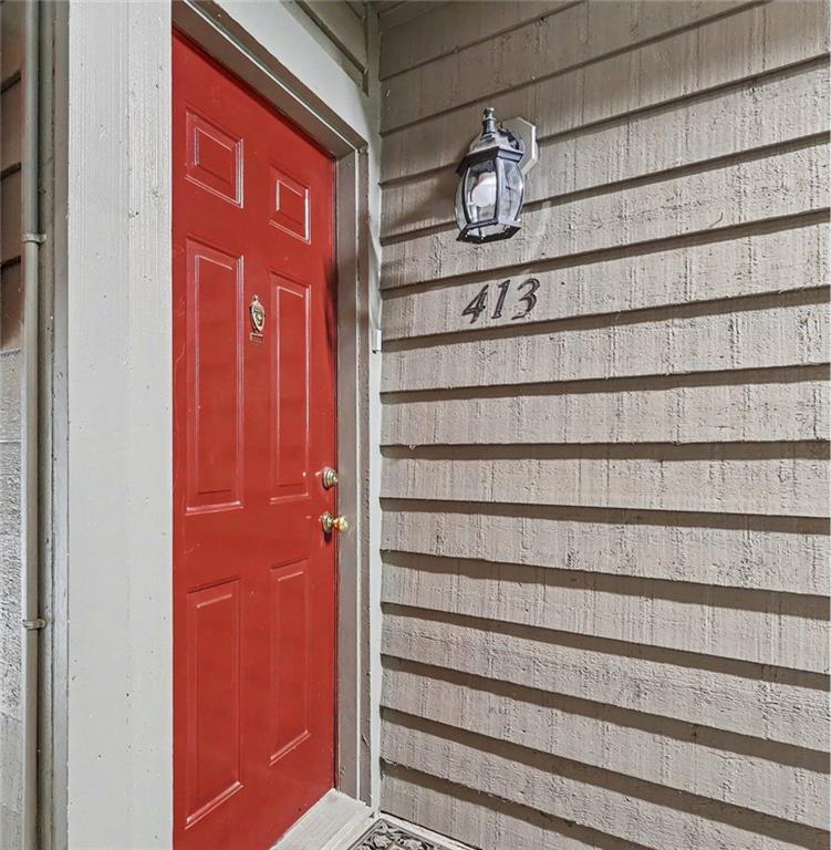 413 Tuxworth Circle Property Photo 4