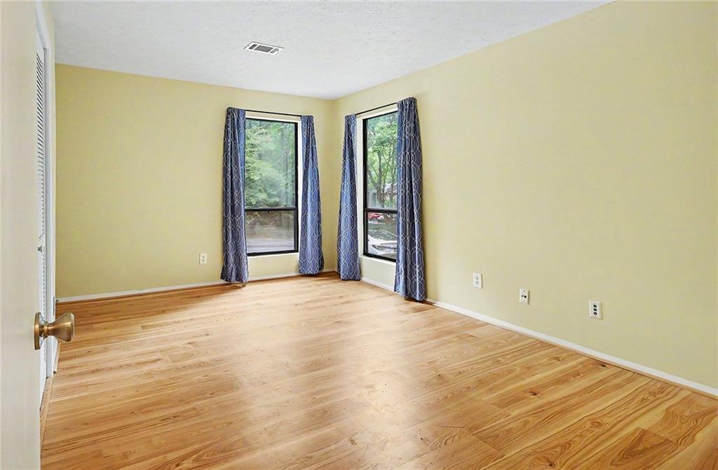 413 Tuxworth Circle Property Photo 16