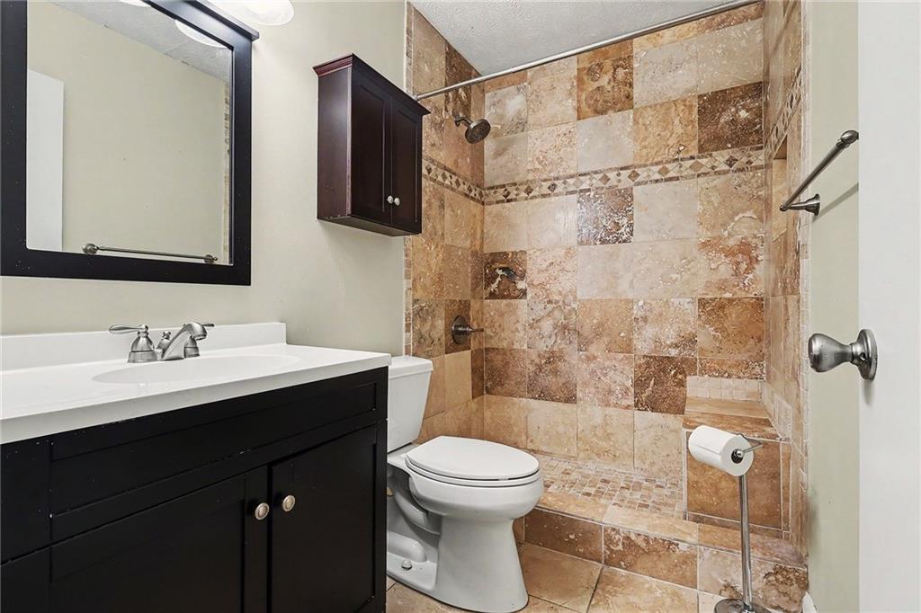 413 Tuxworth Circle Property Photo 17