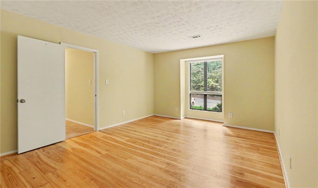 413 Tuxworth Circle Property Photo 19