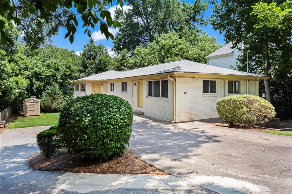 545 Oakview Road Property Photo 1