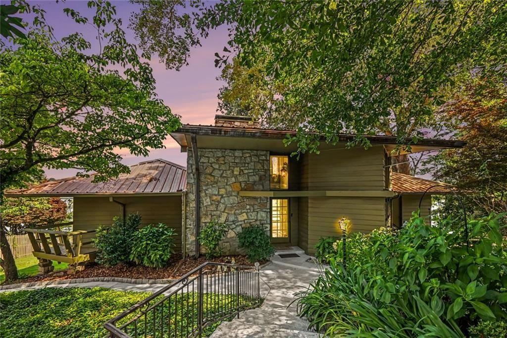 2016 Lake Sorrento Drive Property Photo 1