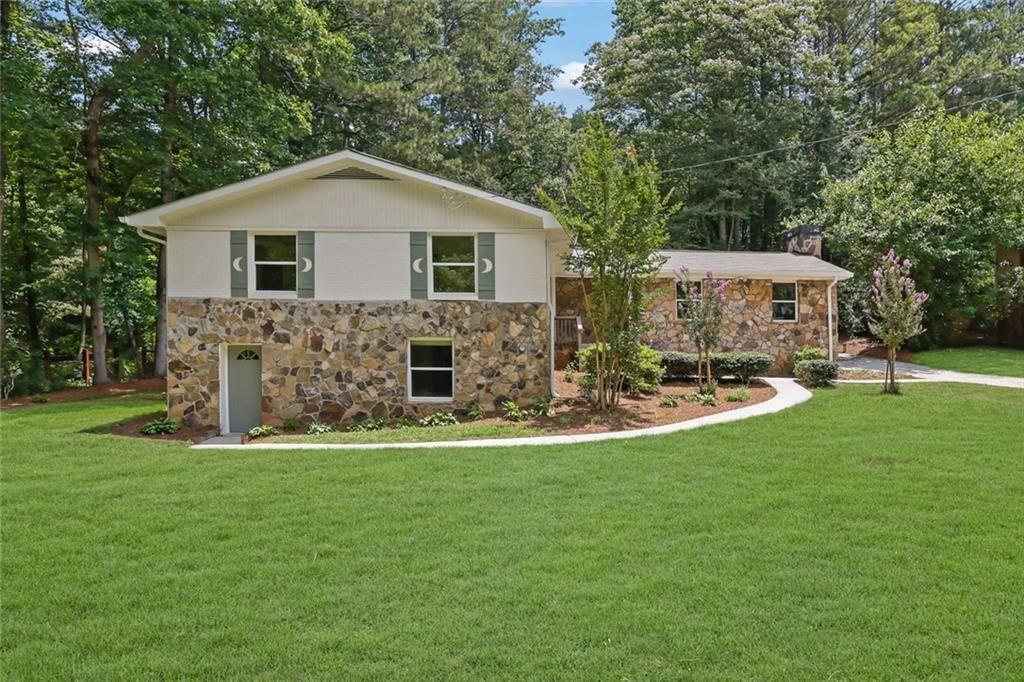 2270 Addison Road NE Property Photo 1