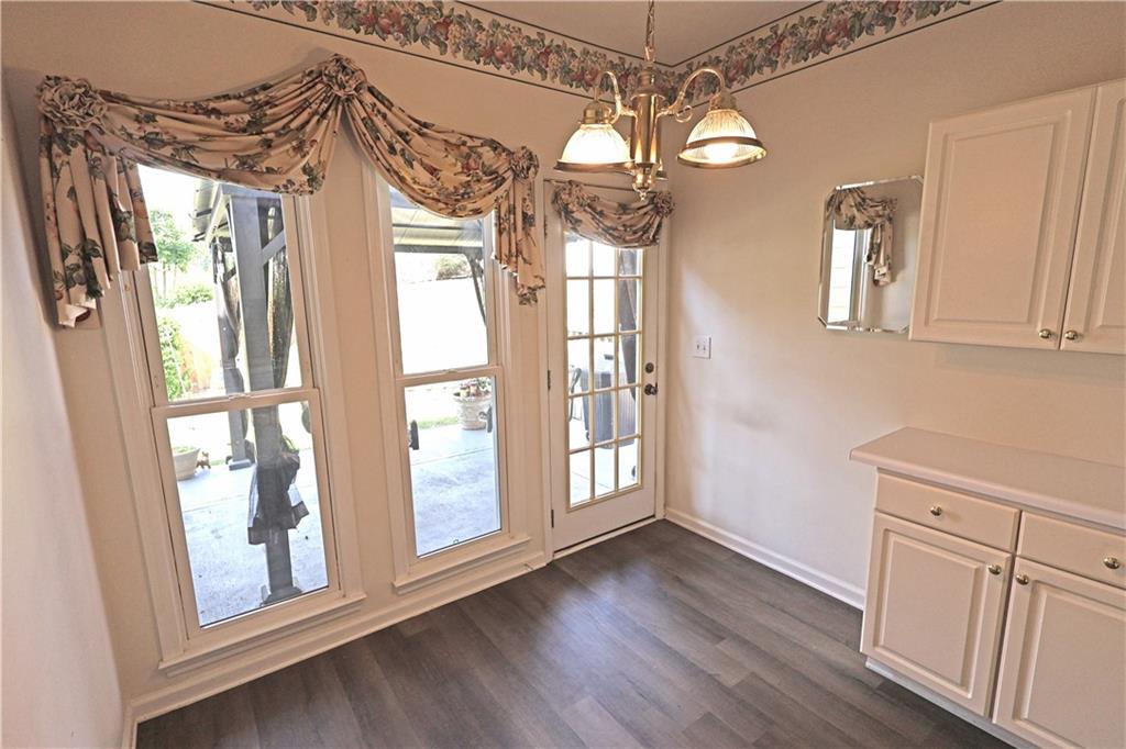 2813 Colleton Drive Property Photo 7