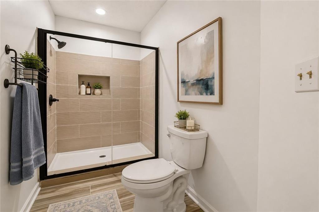483 Sherman Way Property Photo 9
