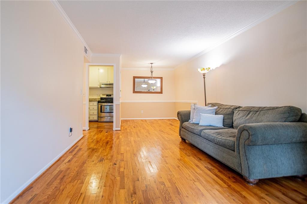 1181 Church Street Unit E Property Photo 9