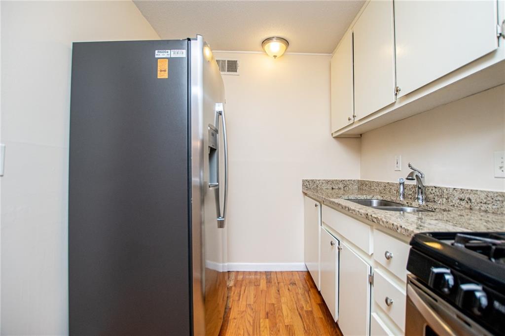 1181 Church Street Unit E Property Photo 23
